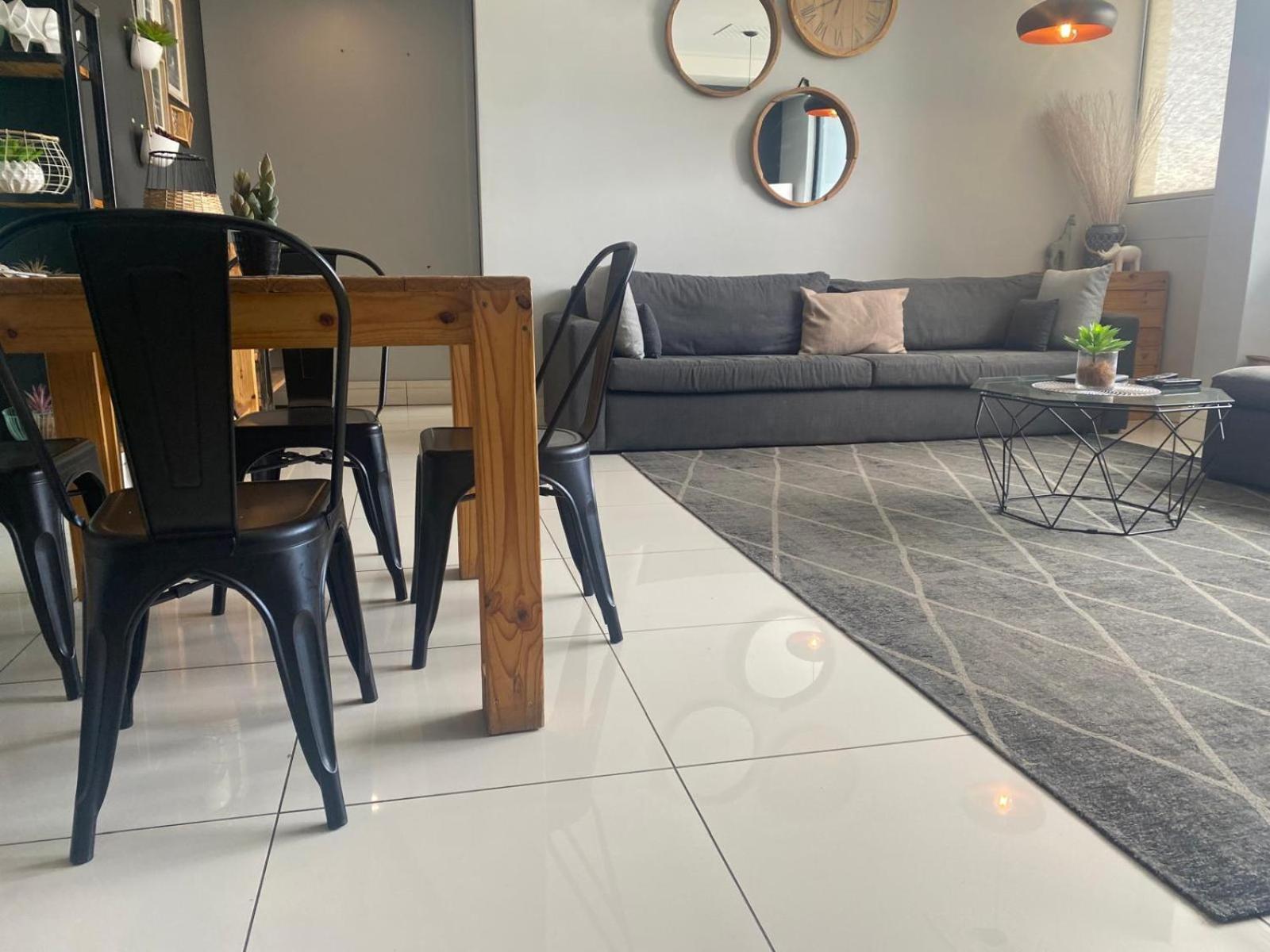 77 On Independence Apartments Windhoek Kültér fotó